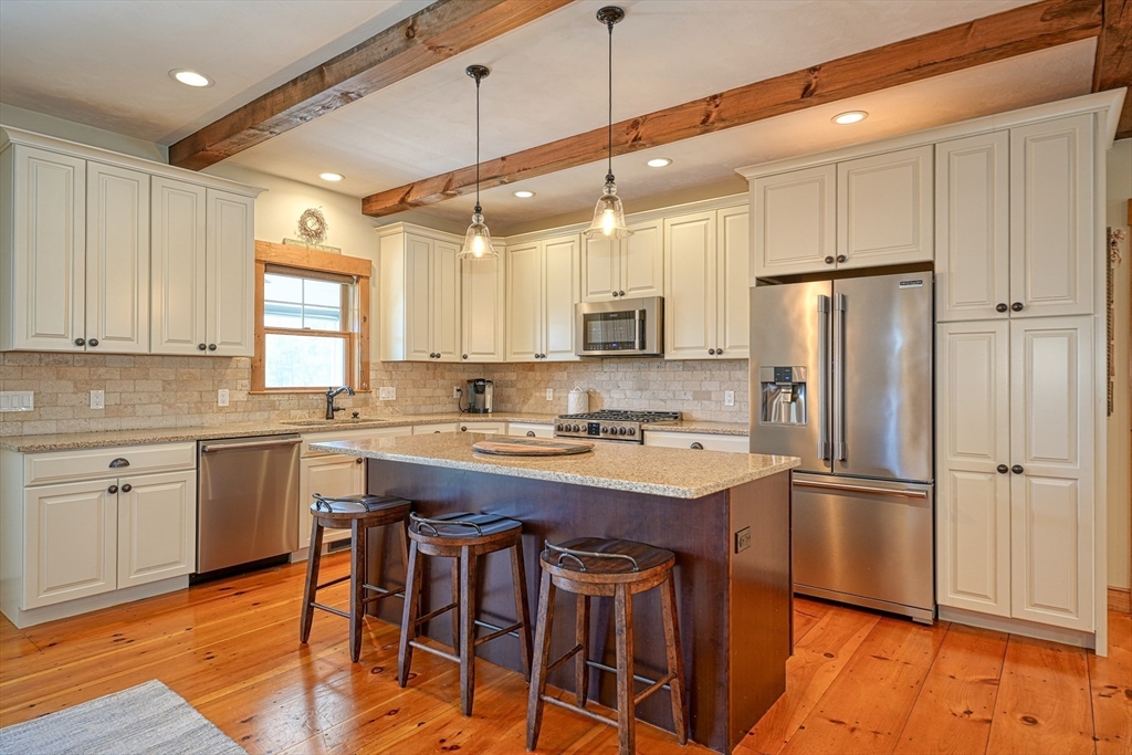 548 Sterling Road Lancaster, MA 01523 - Photo 10 of 38 Gallery Image 10