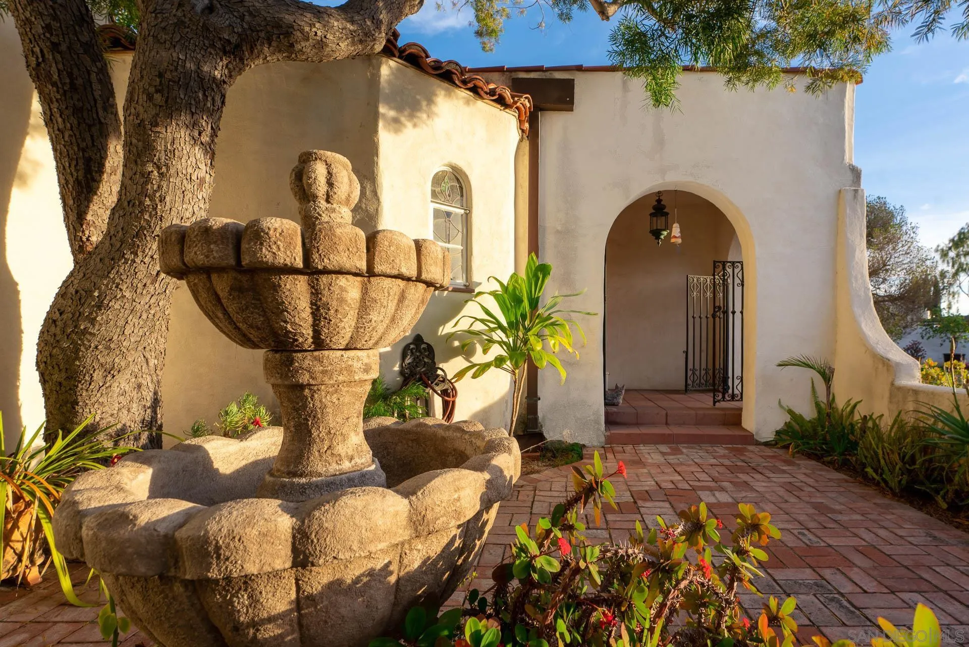 553 Rimrock Road El Cajon, CA 92020 - Photo 11 of 43 a front view of a house with garden