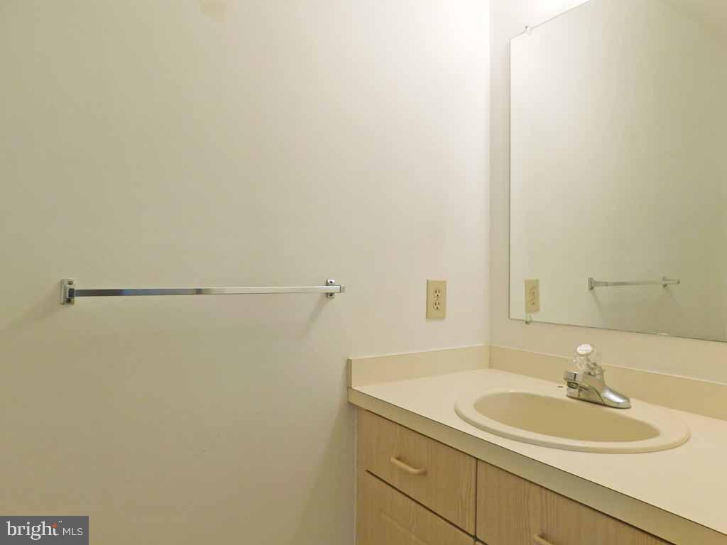 5469 Rinker Circle, Unit 299 Doylestown, PA 18902 - Photo 14 of 21 Powder Room