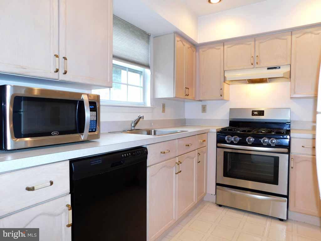 5469 Rinker Circle, Unit 299 Doylestown, PA 18902 - Photo 6 of 21 Kitchen