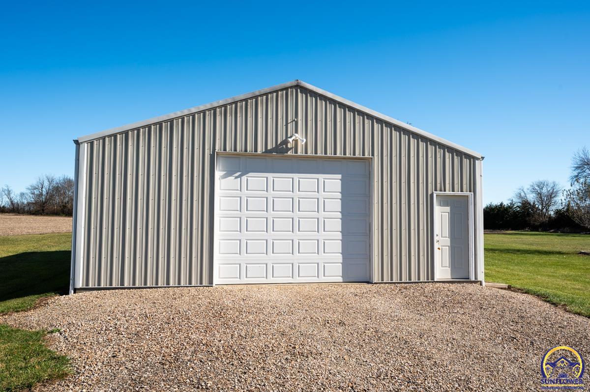 6444 Southeast Paulen Road Berryton, KS 66409 - Photo 3 of 33