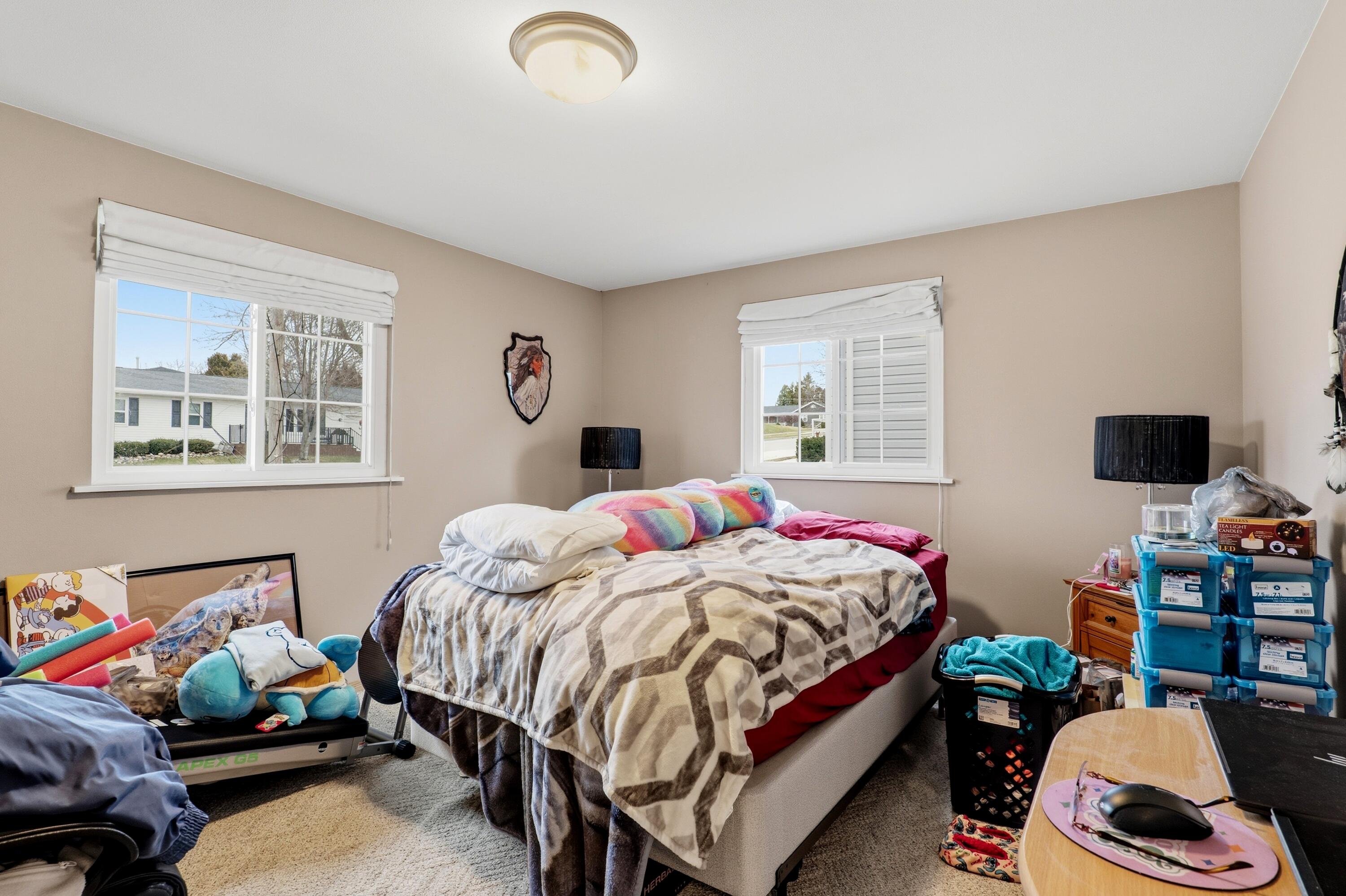 1221 Summit Street Manitowoc, WI 54220 - Photo 11 of 23 1221SummitSt_011