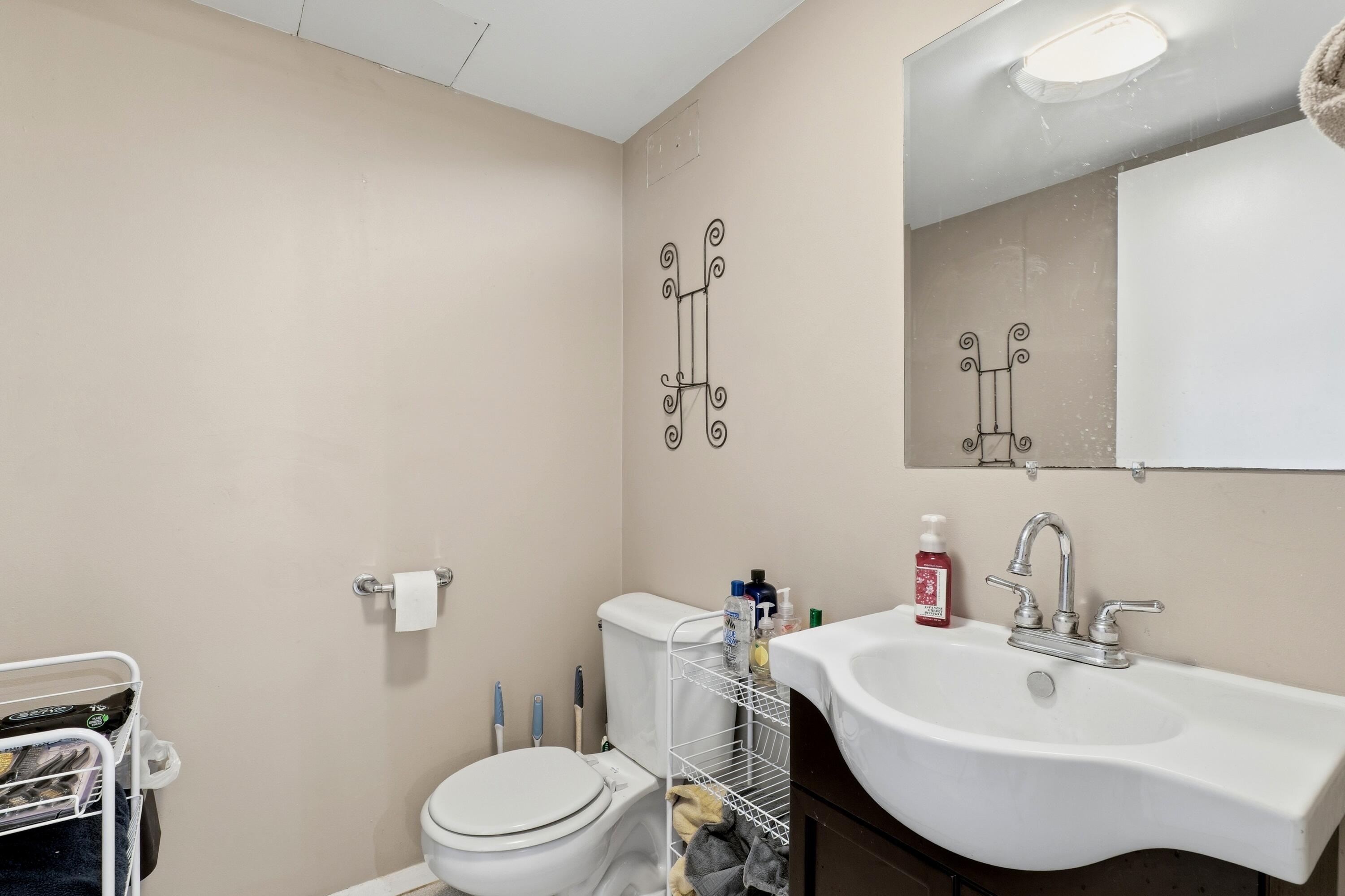 1221 Summit Street Manitowoc, WI 54220 - Photo 18 of 23 1221SummitSt_018