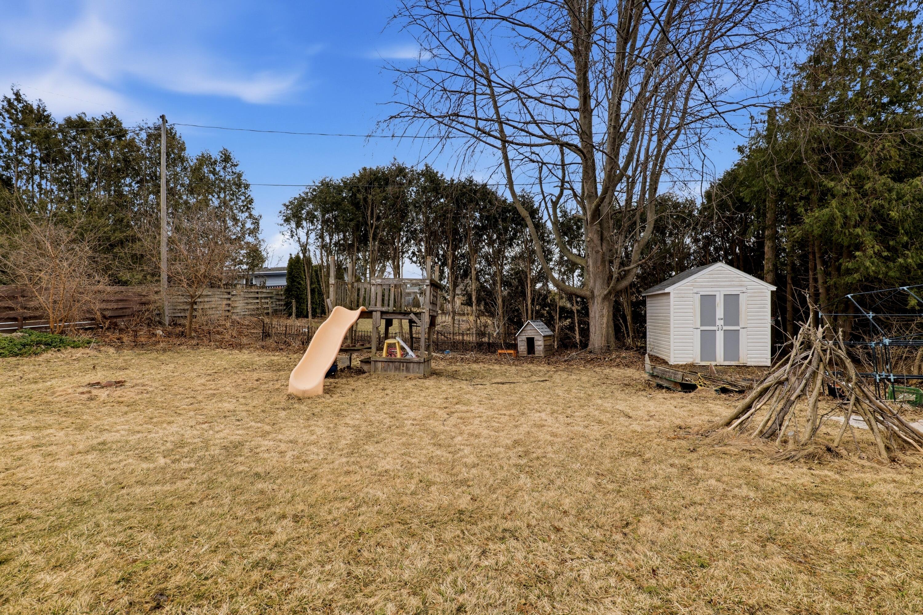 1221 Summit Street Manitowoc, WI 54220 - Photo 22 of 23 1221SummitSt_022