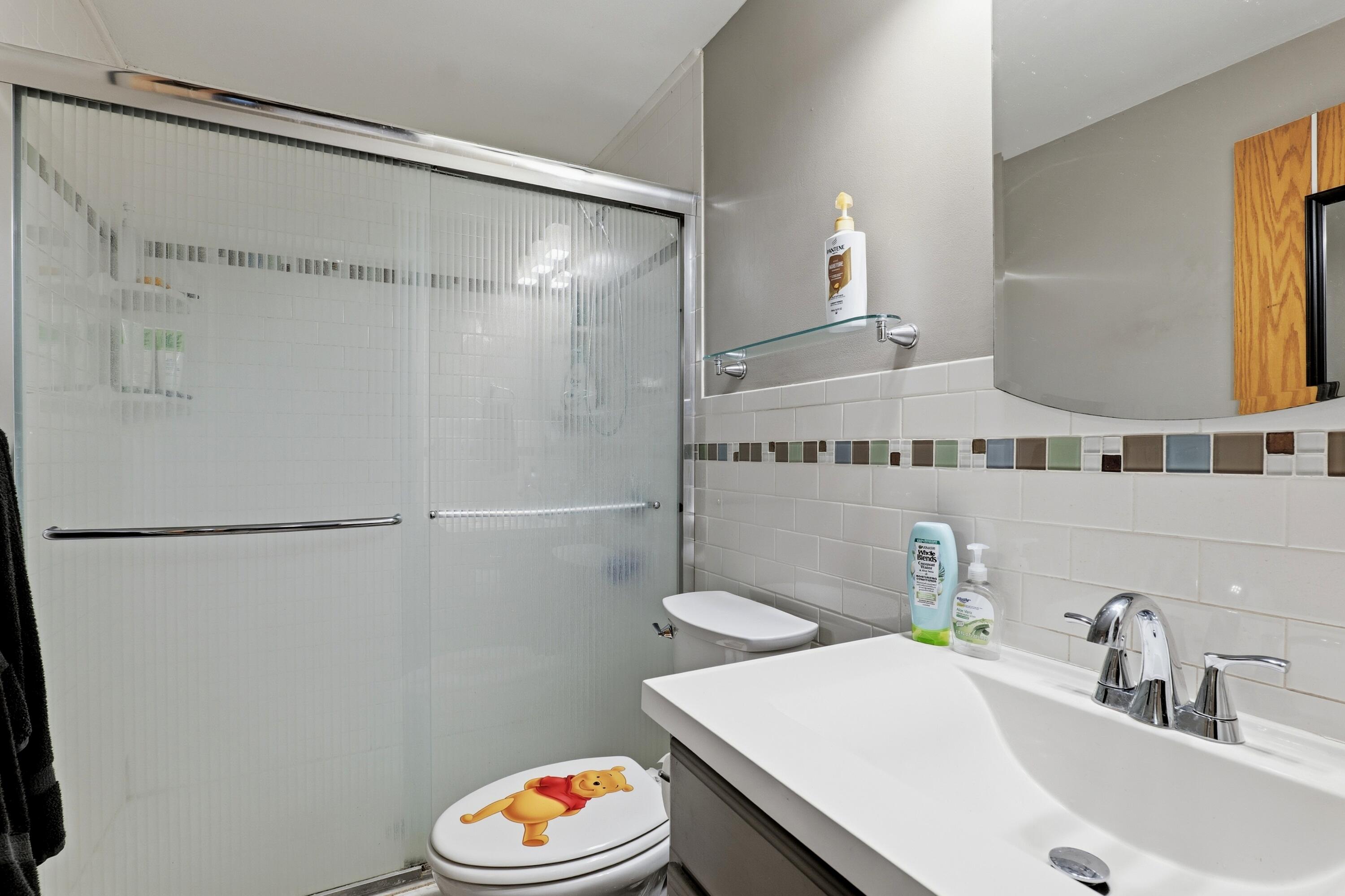 1221 Summit Street Manitowoc, WI 54220 - Photo 9 of 23 1221SummitSt_009