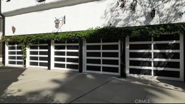 $2,895,000 | 2568 North Beachwood Drive, Los Angeles, CA 90068