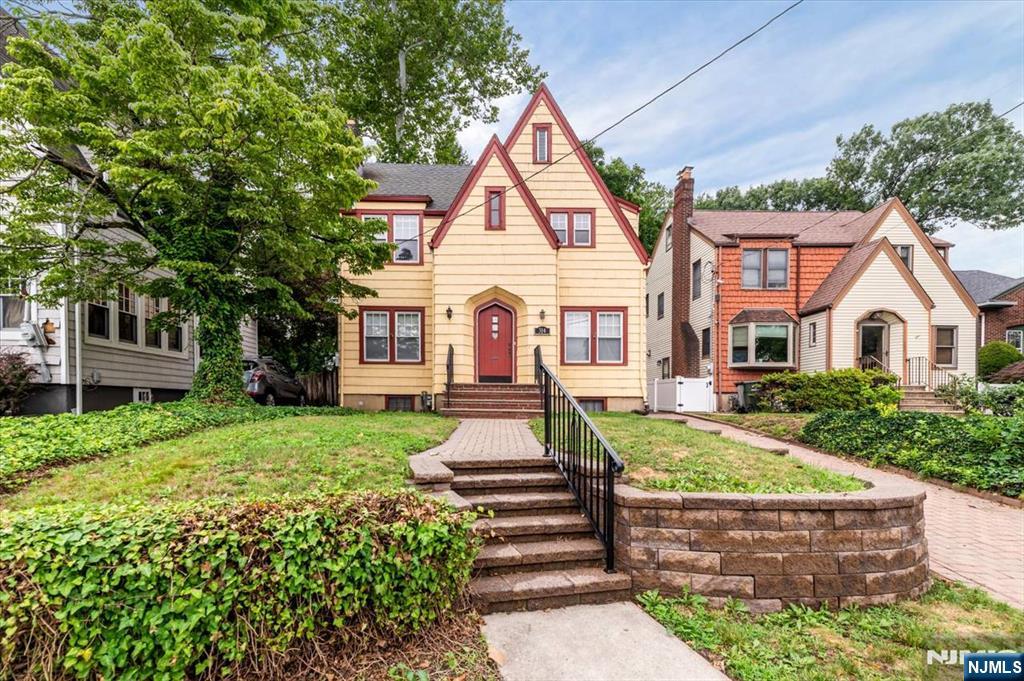 314 Mountain Way Rutherford, NJ 07070 - Photo 1 of 31