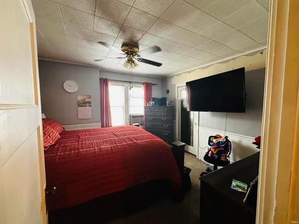 $200,000 | 217 Northeast 9th Street, Washington, IN 47501