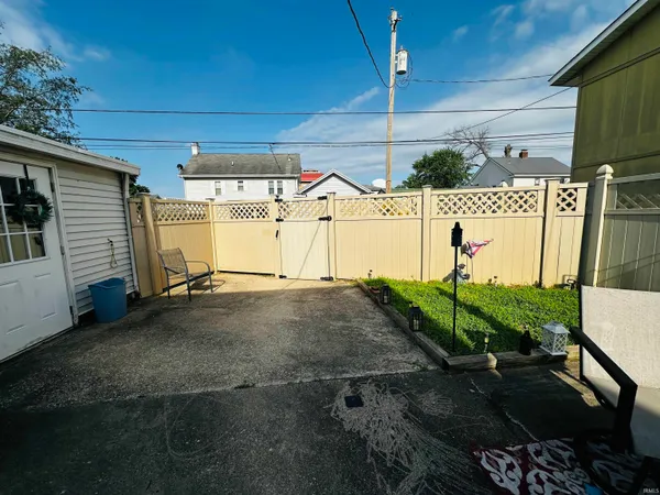 $200,000 | 217 Northeast 9th Street, Washington, IN 47501