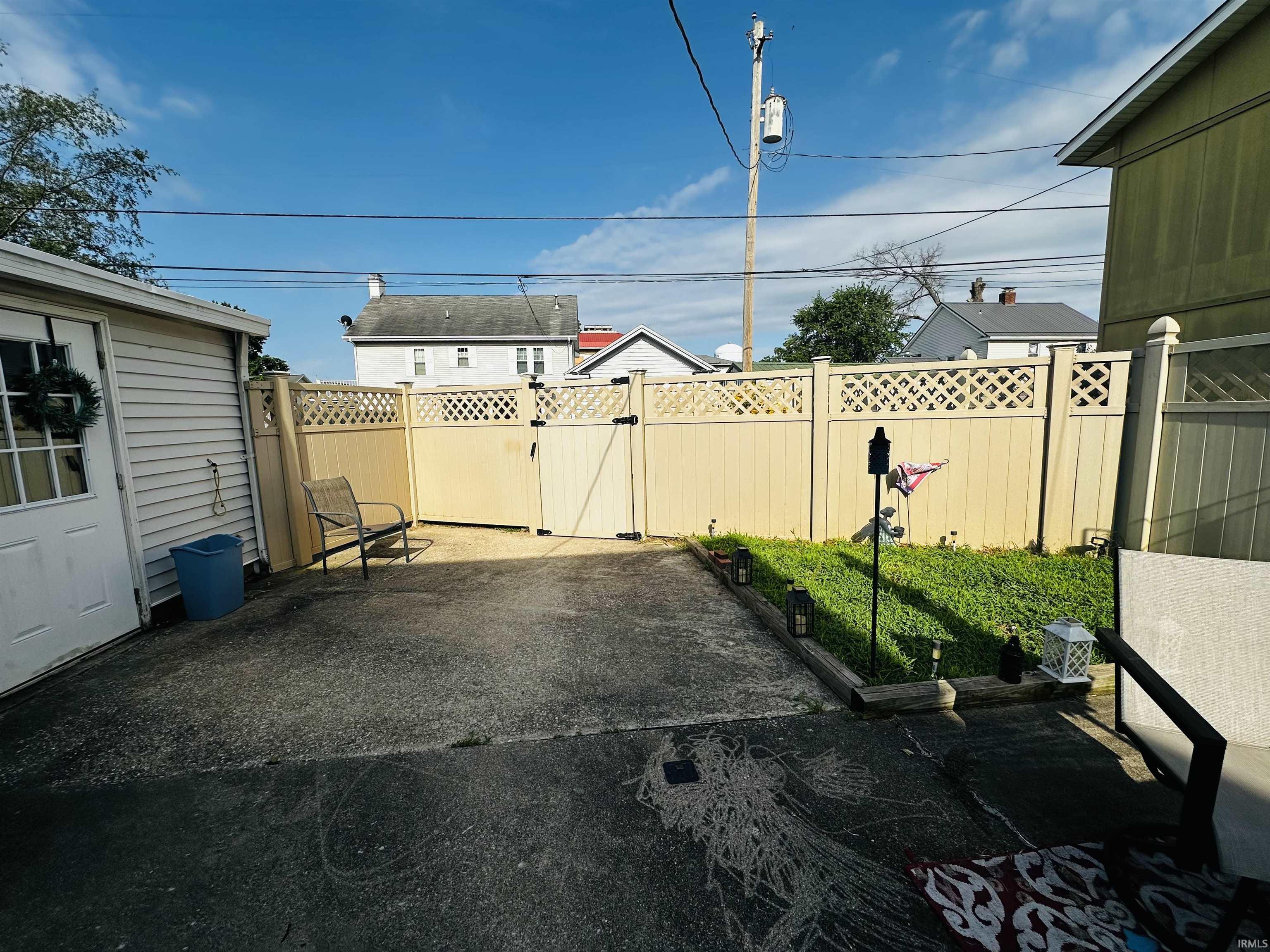 217 Northeast 9th Street Washington, IN 47501 - Photo 25 of 28