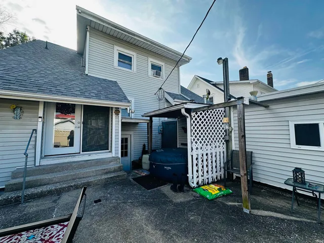 $210,000 | 217 Northeast 9th Street, Washington, IN 47501