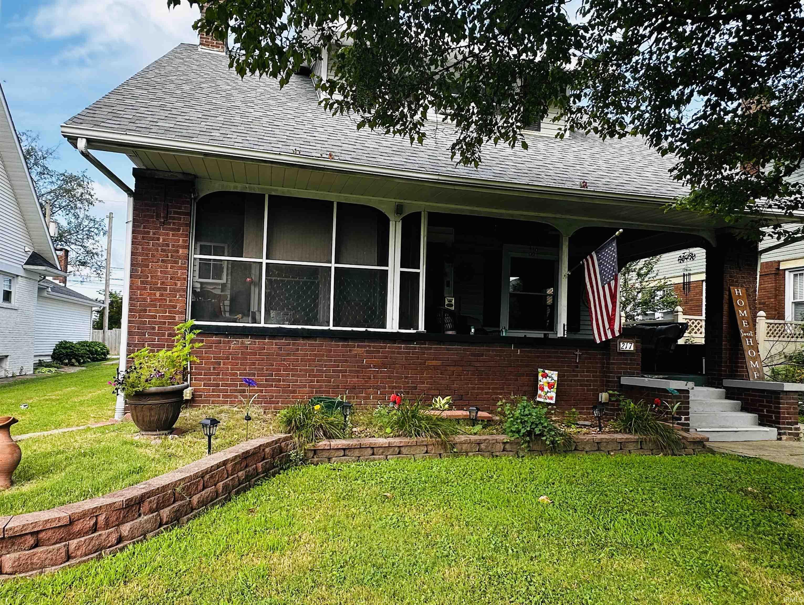 217 Northeast 9th Street Washington, IN 47501 - Photo 3 of 28