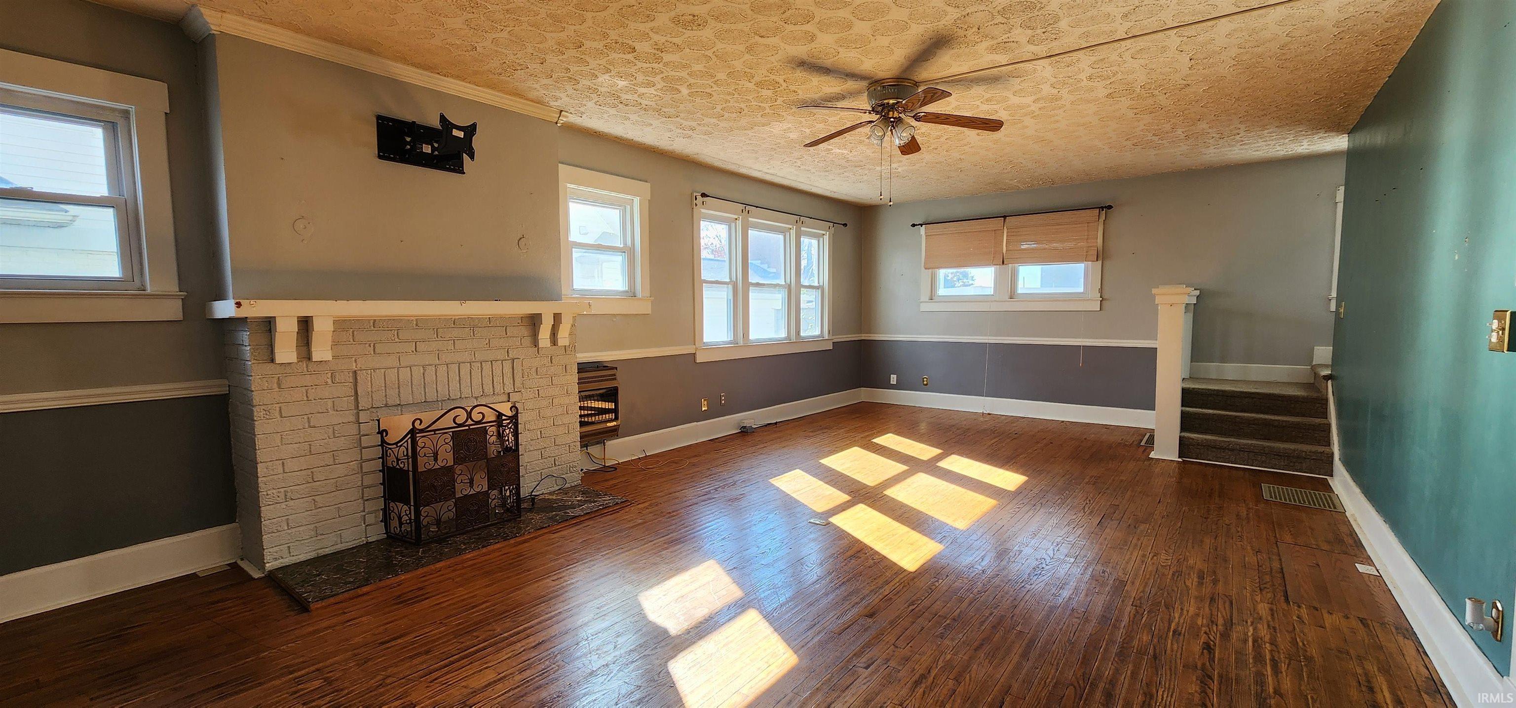 217 Northeast 9th Street Washington, IN 47501 - Photo 5 of 28