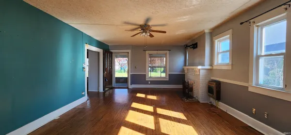 $200,000 | 217 Northeast 9th Street, Washington, IN 47501