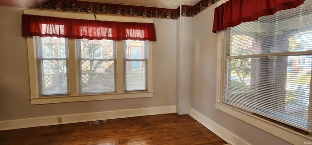 $210,000 | 217 Northeast 9th Street, Washington, IN 47501