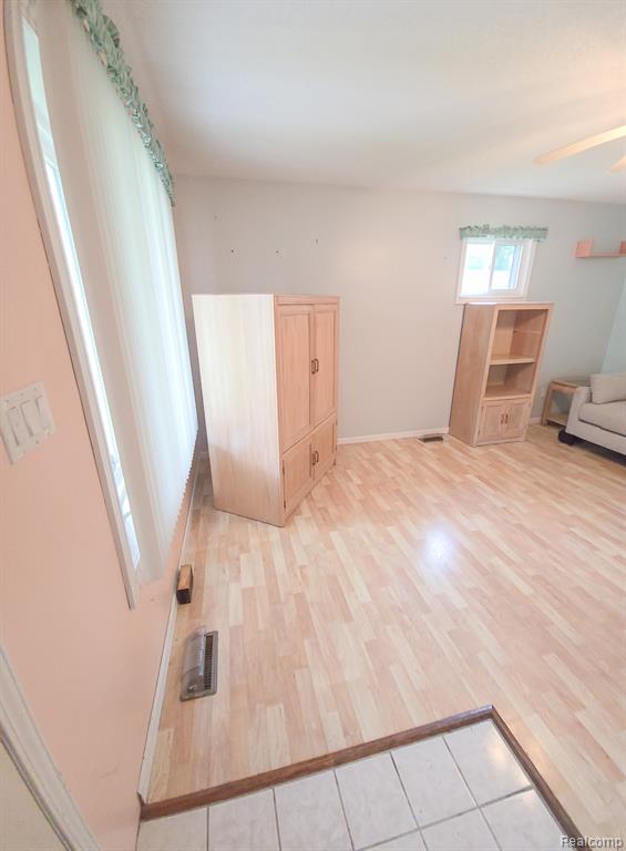 12929 Matthews Street Carleton, MI 48117 - Photo 8 of 64