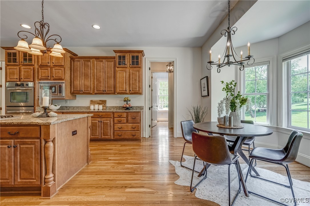 3330 Handley Road Midlothian, VA 23113 - Photo 18 of 49 The spacious eat-in kitchen includes a charming ba
