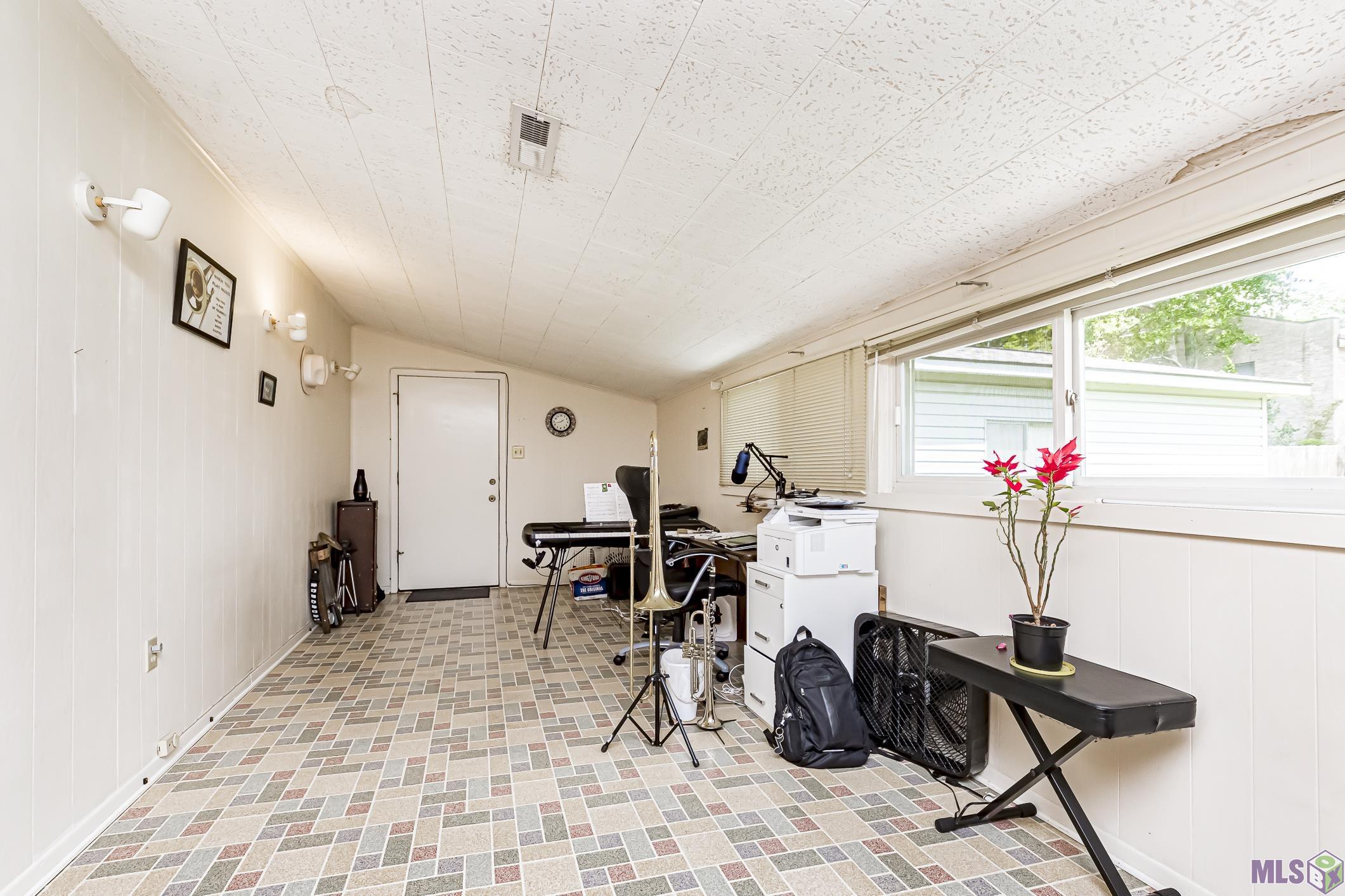 324 Highland Park Drive Baton Rouge, LA 70808 - Photo 2 of 7 Den/Bonus Room
