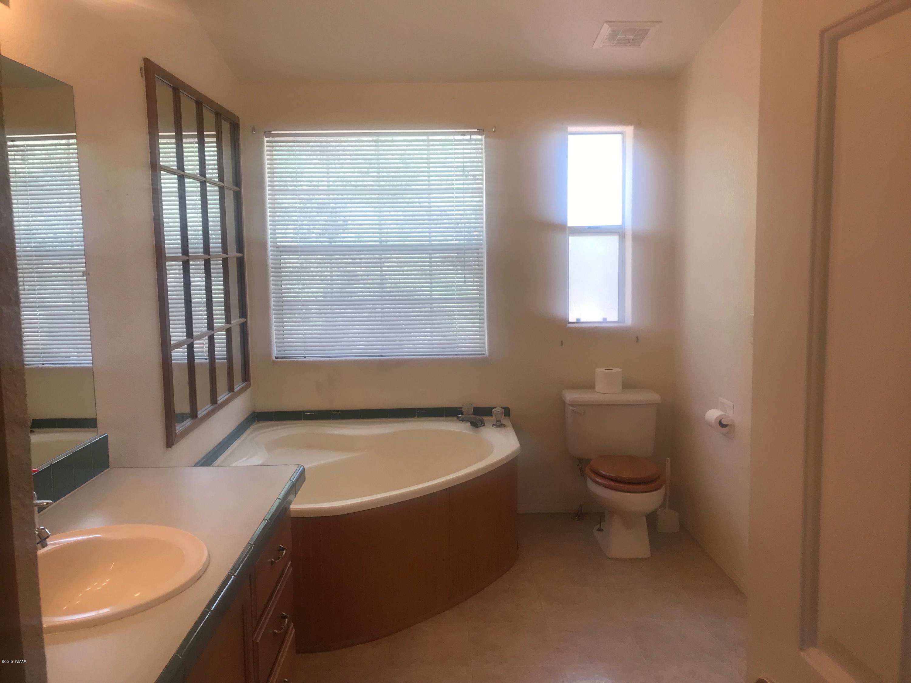 2808 Markham Road Overgaard, AZ 85933 - Photo 4 of 13