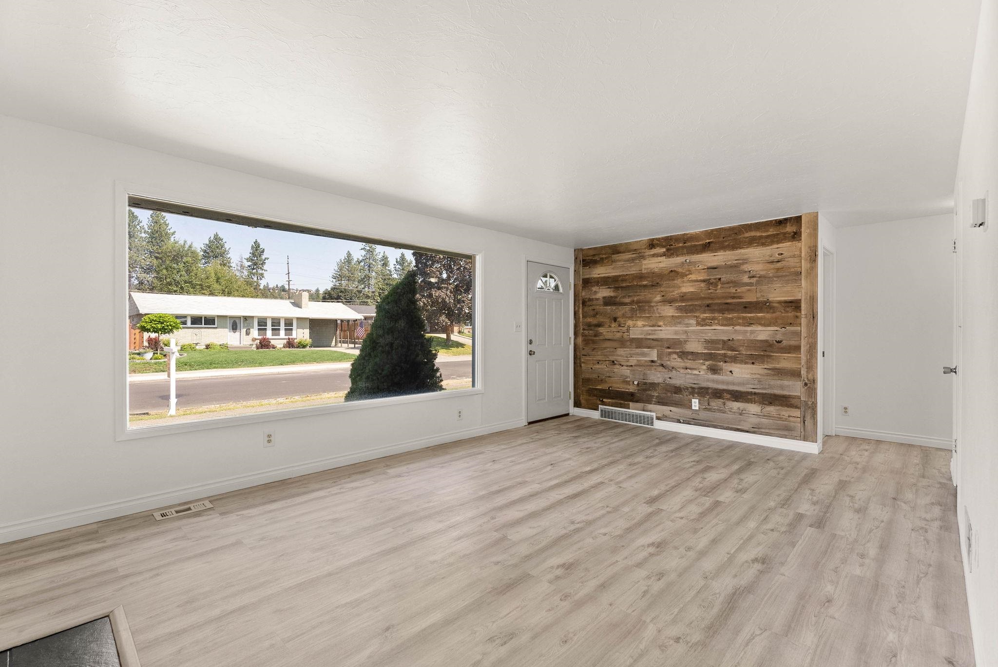 3033 West Decatur Avenue Spokane, WA 99205 - Photo 6 of 34 Gallery Image 6