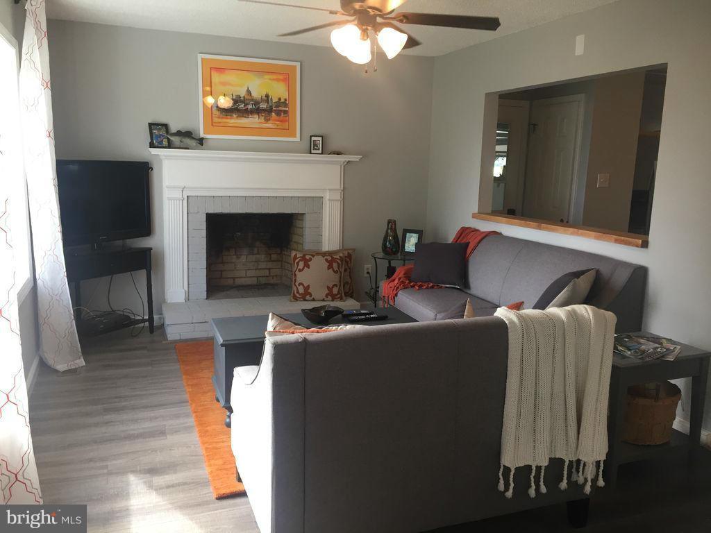 6314 Bobs Road Mineral, VA 23117 - Photo 4 of 8 Living Room