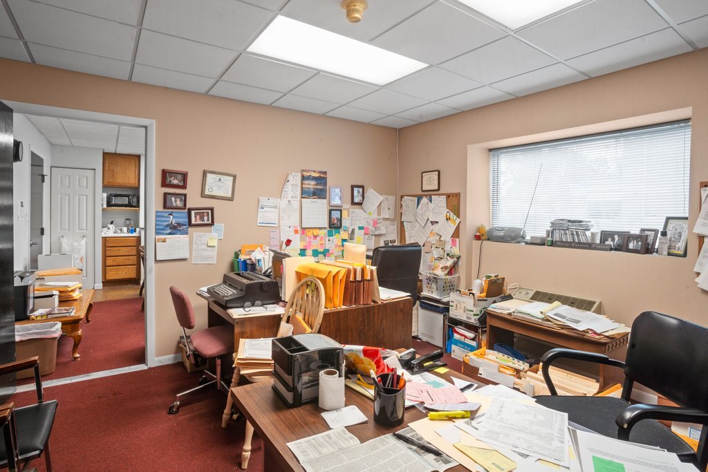 4425 Harlem Avenue Berwyn, IL 60402 - Photo 24 of 31 a workspace with furniture