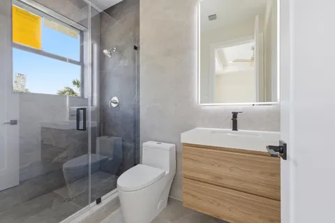 $1,149,000 | 819 Southwest 1st Street, Fort Lauderdale, FL 33312