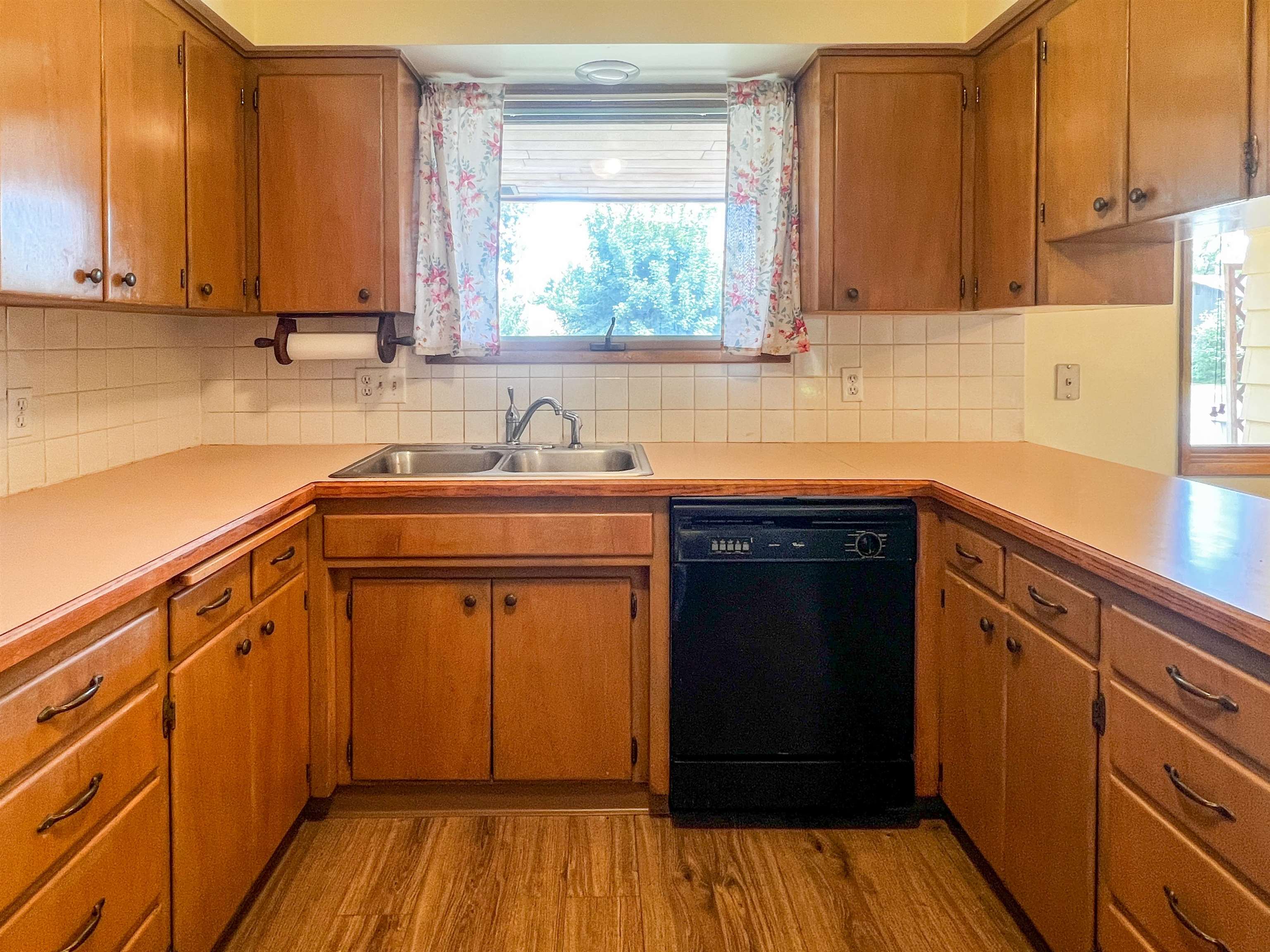 11325 North Post Street Spokane, WA 99218 - Photo 9 of 32