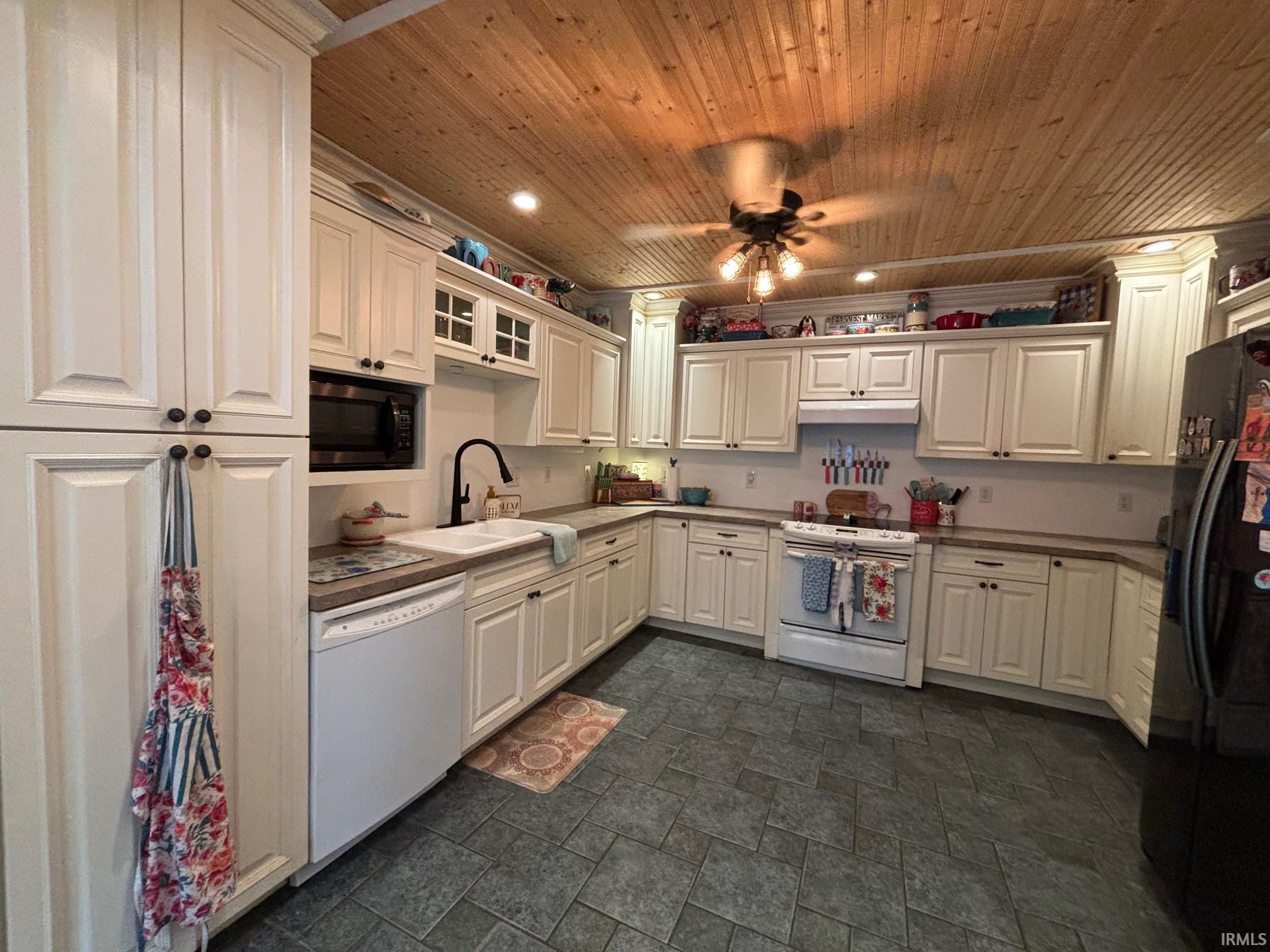 2760 East St Road Vincennes, IN 47591 - Photo 8 of 36 Gallery Image 8