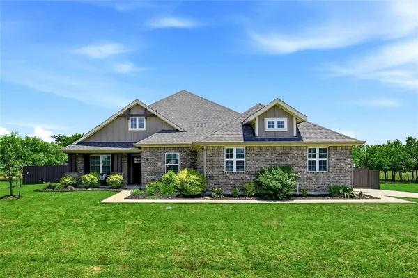 $589,900 | 5013 Diamond Drive, Sanger, TX 76266