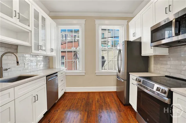 $2,200 | 417 Drayton Street, Savannah, GA 31401