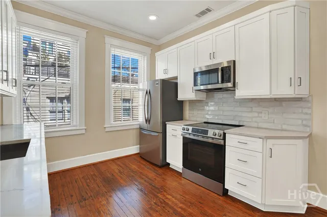 $2,200 | 417 Drayton Street, Savannah, GA 31401