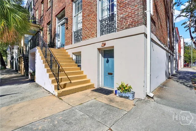 $2,200 | 417 Drayton Street, Savannah, GA 31401