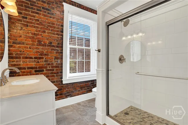 $2,200 | 417 Drayton Street, Savannah, GA 31401