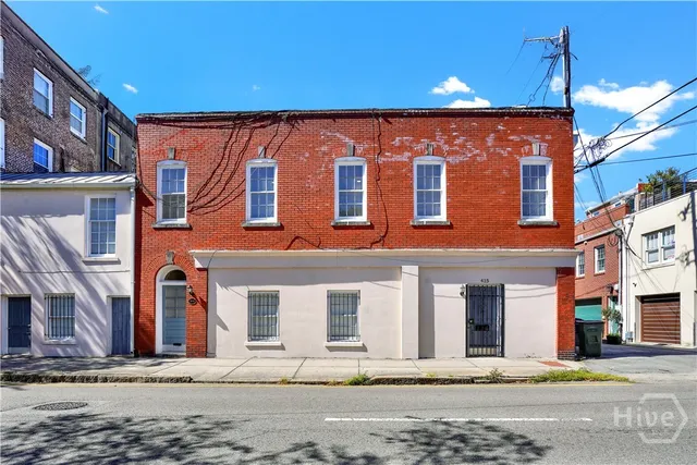 $2,200 | 417 Drayton Street, Savannah, GA 31401