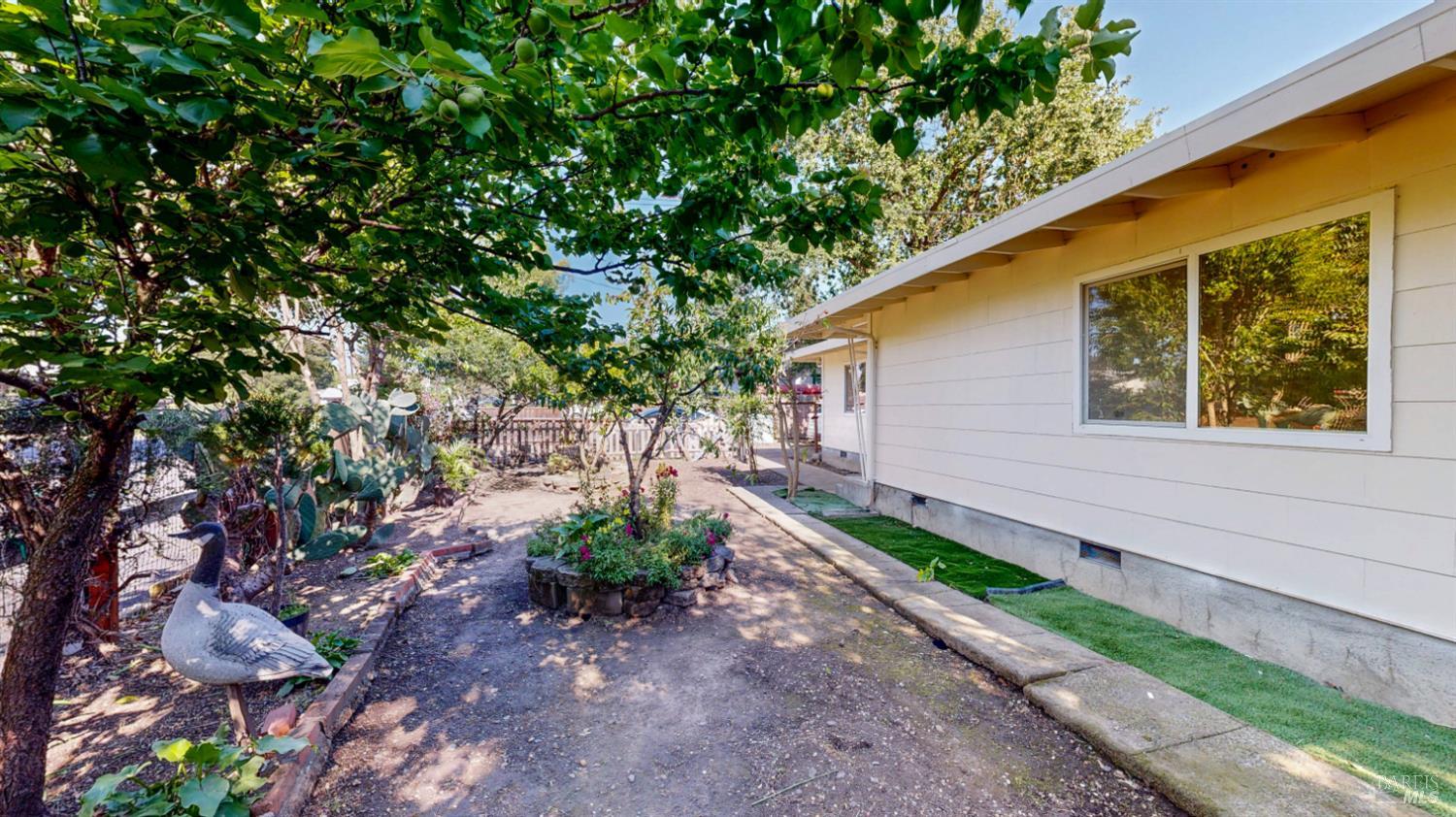592 South Avenue Santa Rosa, CA 95407 - Photo 6 of 55