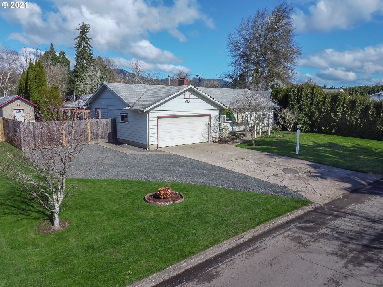 232 Allen Avenue Springfield, OR 97477 - Photo 1 of 32