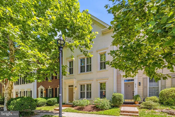 $1,200,000 | 313 Hillwood Avenue, Falls Church, VA 22046