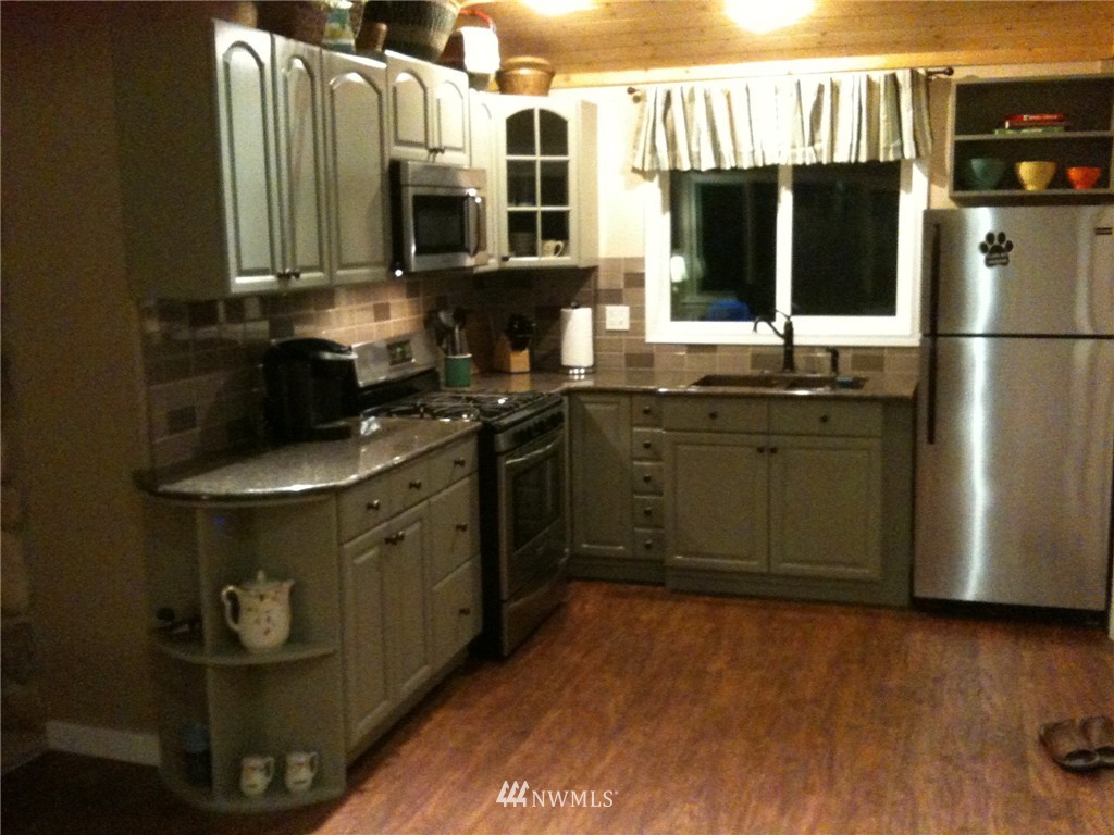 802 East North Bay Road Allyn, WA 98524 - Photo 19 of 25 Gallery Image 19