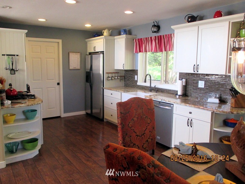 802 East North Bay Road Allyn, WA 98524 - Photo 3 of 25 Gallery Image 3