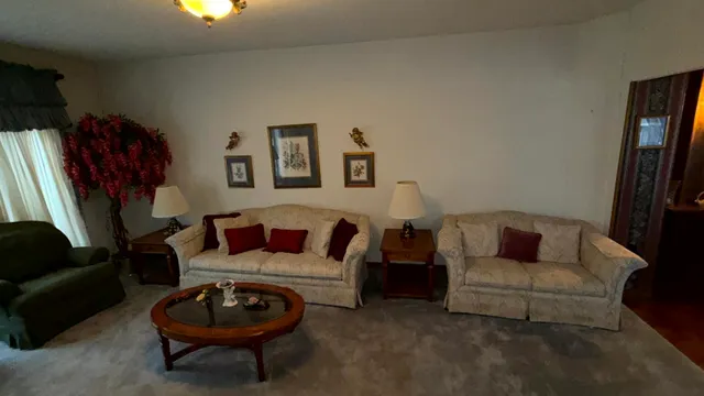 $1 | 603 South Royal Street, Royalton, IL 62983