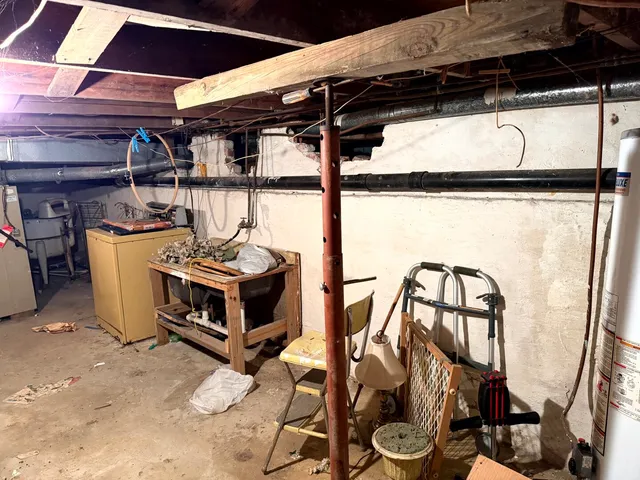 $1 | 603 South Royal Street, Royalton, IL 62983