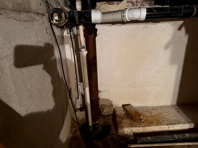 $1 | 603 South Royal Street, Royalton, IL 62983