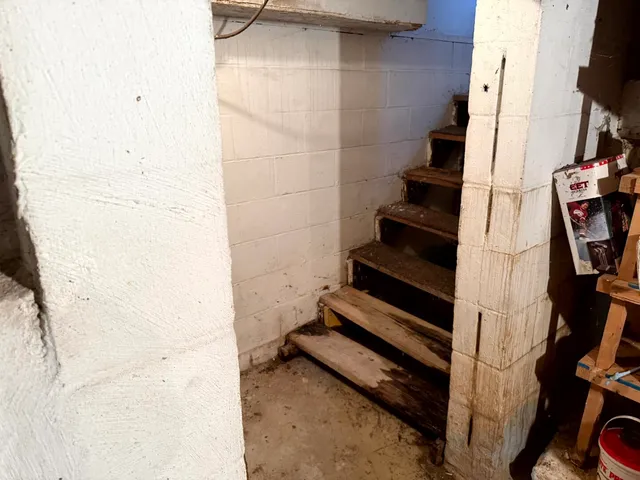 $1 | 603 South Royal Street, Royalton, IL 62983