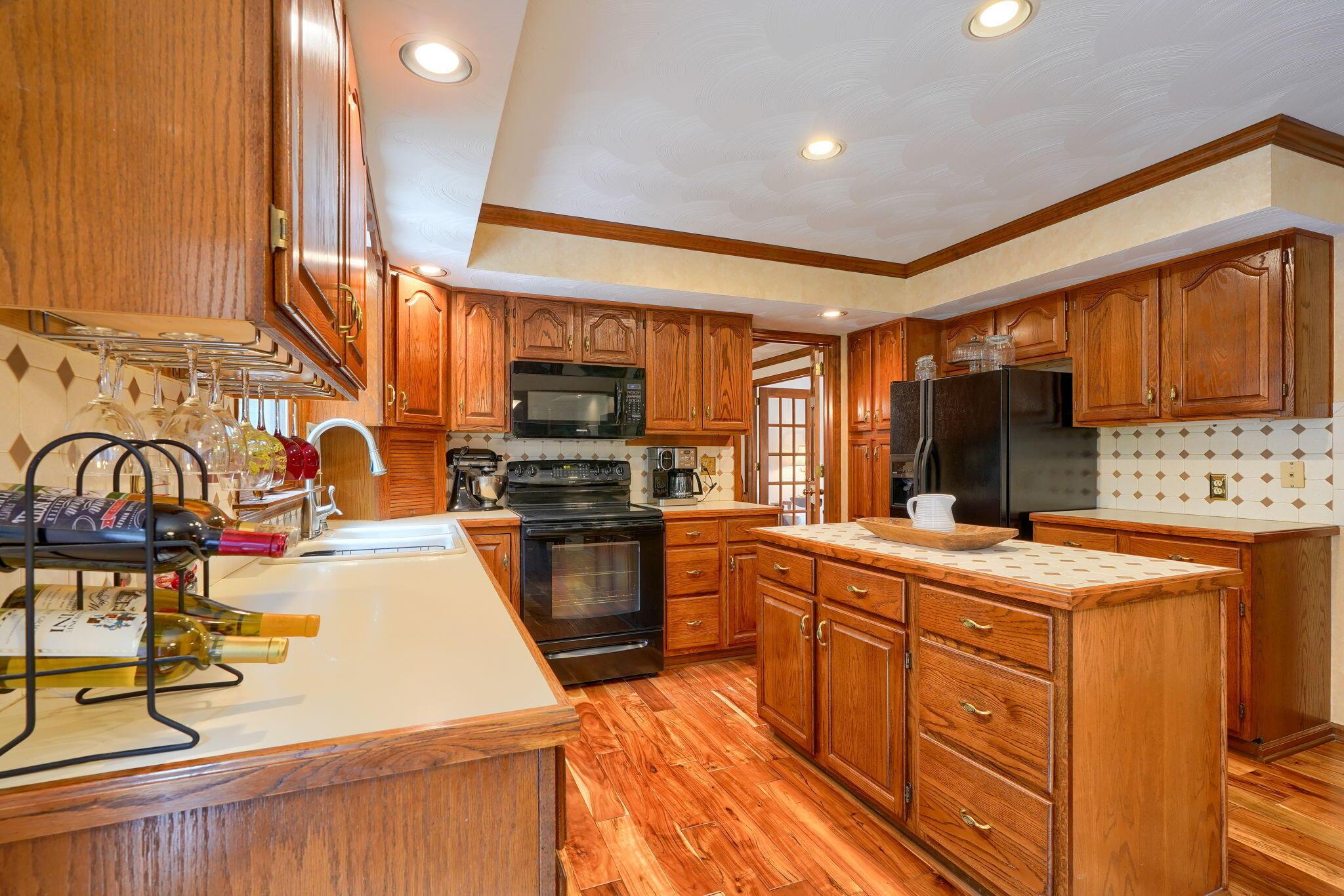 239 Ridge Side Drive Powell, OH 43065 - Photo 13 of 63 Kitchen
