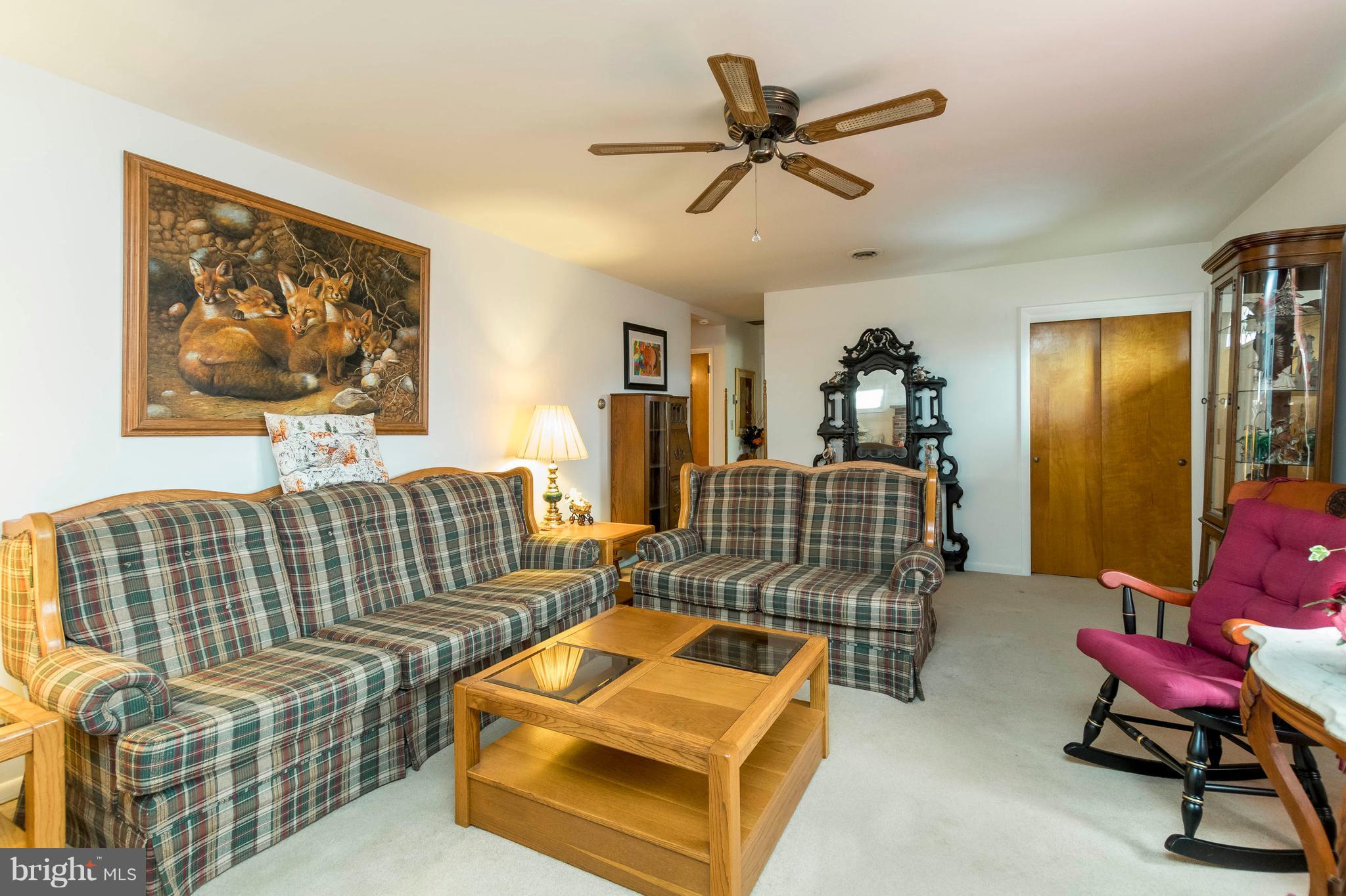 14633 Old Hanover Road Reisterstown, MD 21136 - Photo 23 of 28 Living Room