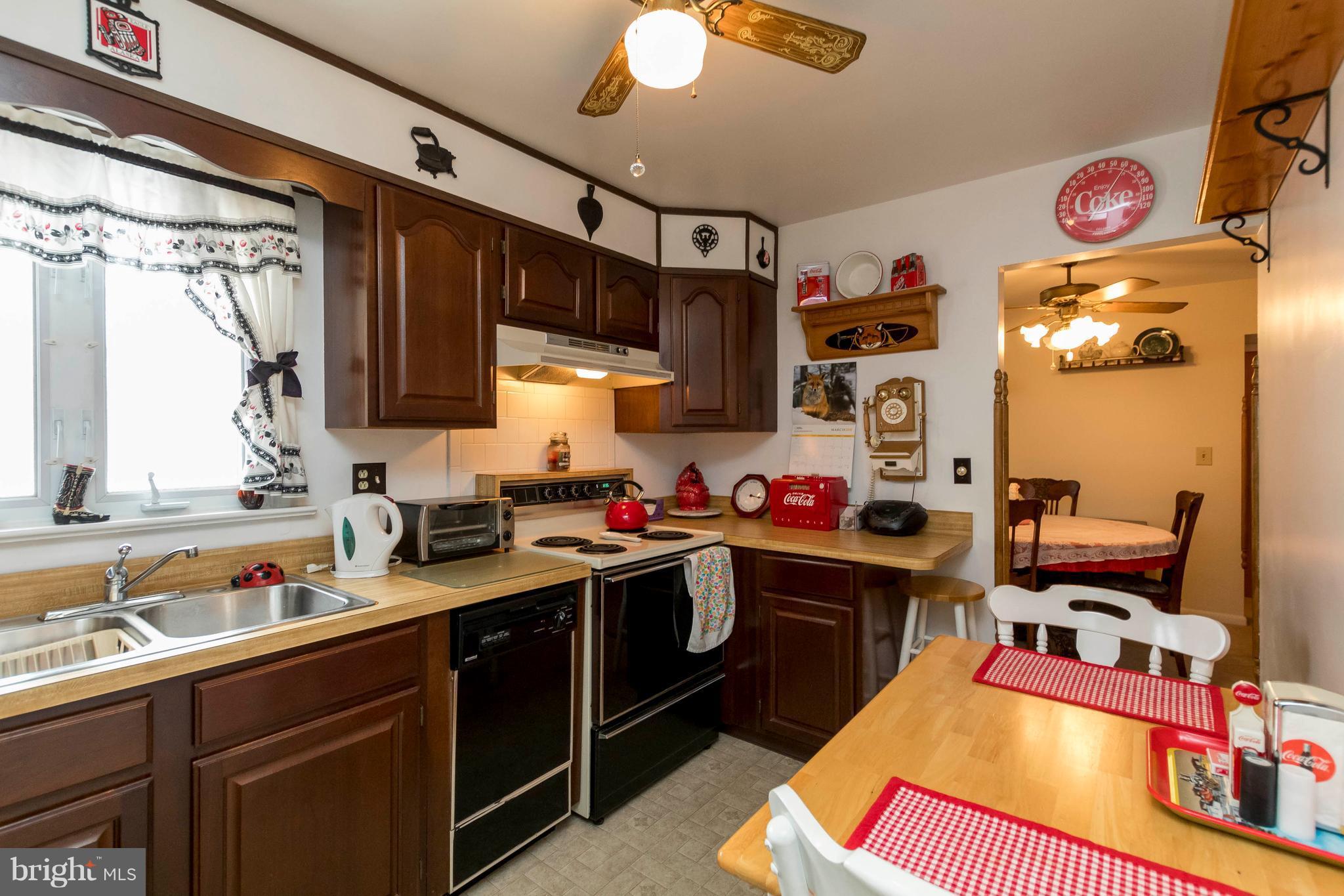 14633 Old Hanover Road Reisterstown, MD 21136 - Photo 4 of 28 Kitchen