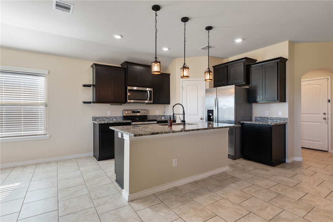 5216 Montague Loop Bryan, TX 77807 - Photo 3 of 14