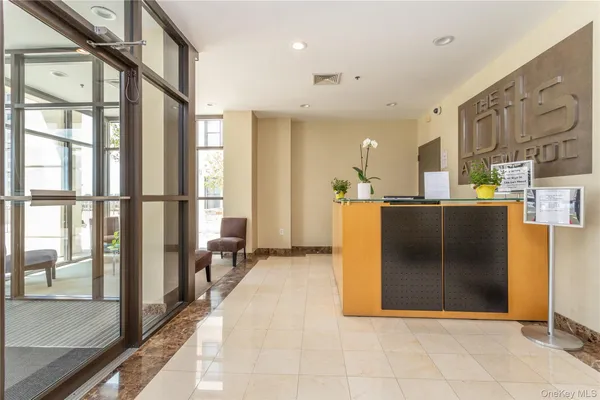 $439,000 | 100 New Roc City Plaza, Unit 104, New Rochelle, NY 10801