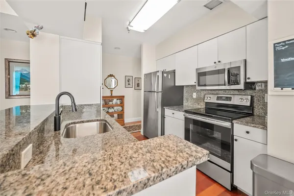 $439,000 | 100 New Roc City Plaza, Unit 104, New Rochelle, NY 10801